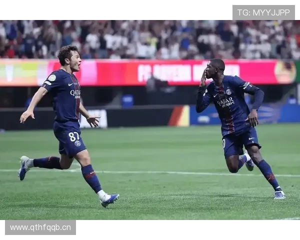 巴黎圣日耳曼战术失衡与更衣室裂痕现阶段显现,或对赛季竞争格局带来变化 巴黎圣日耳曼战术失衡与更衣室裂痕现阶段显现,或对赛季竞争格局带来变化