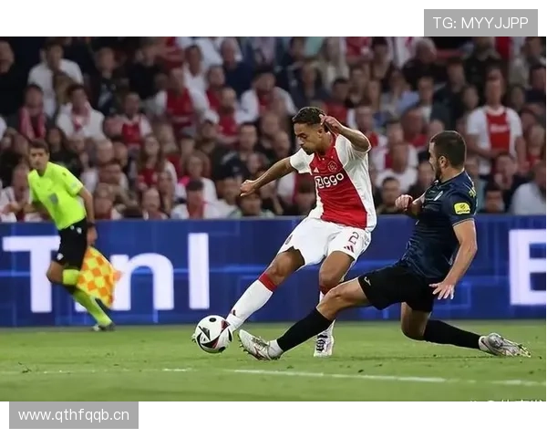 阿贾克斯争冠能力明显下降,近期战绩波动,对联赛排名已形成直接影响 阿贾克斯争冠能力明显下降,近期战绩波动,对联赛排名已形成直接影响