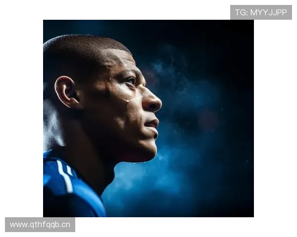 莱万多夫斯基欧冠8比2巴萨表现解析:巅峰统治力如何体现 莱万多夫斯基欧冠8比2巴萨表现解析:巅峰统治力如何体现