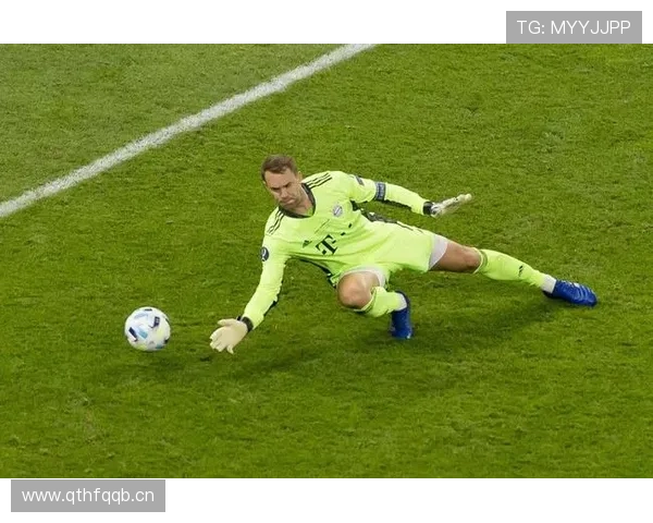 诺伊尔作为后场第一出球点的脚下技术解析