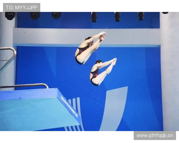 掌敏洁跳水后回家连沙发都不坐，地板擦得能反光